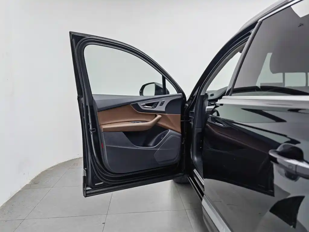 Audi Q7 — миниатюра 8