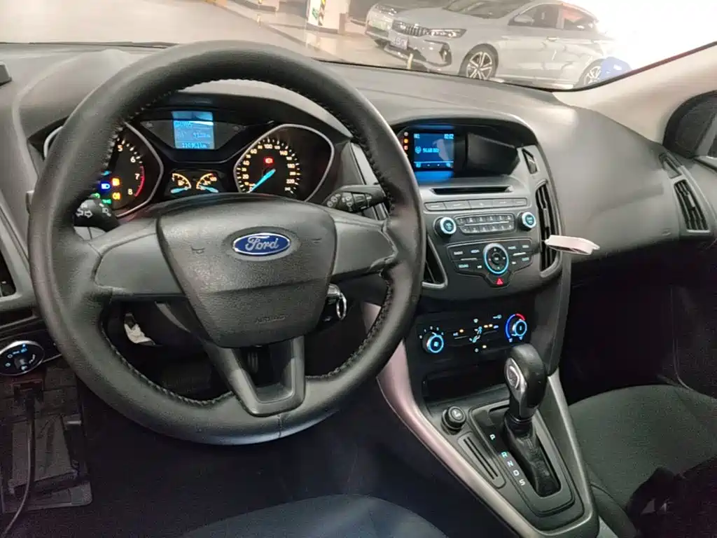 Ford Focus — миниатюра 10