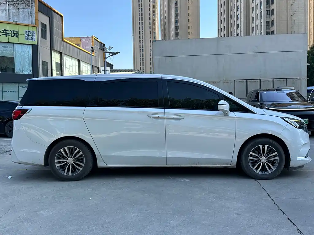 Buick GL8 — миниатюра 5