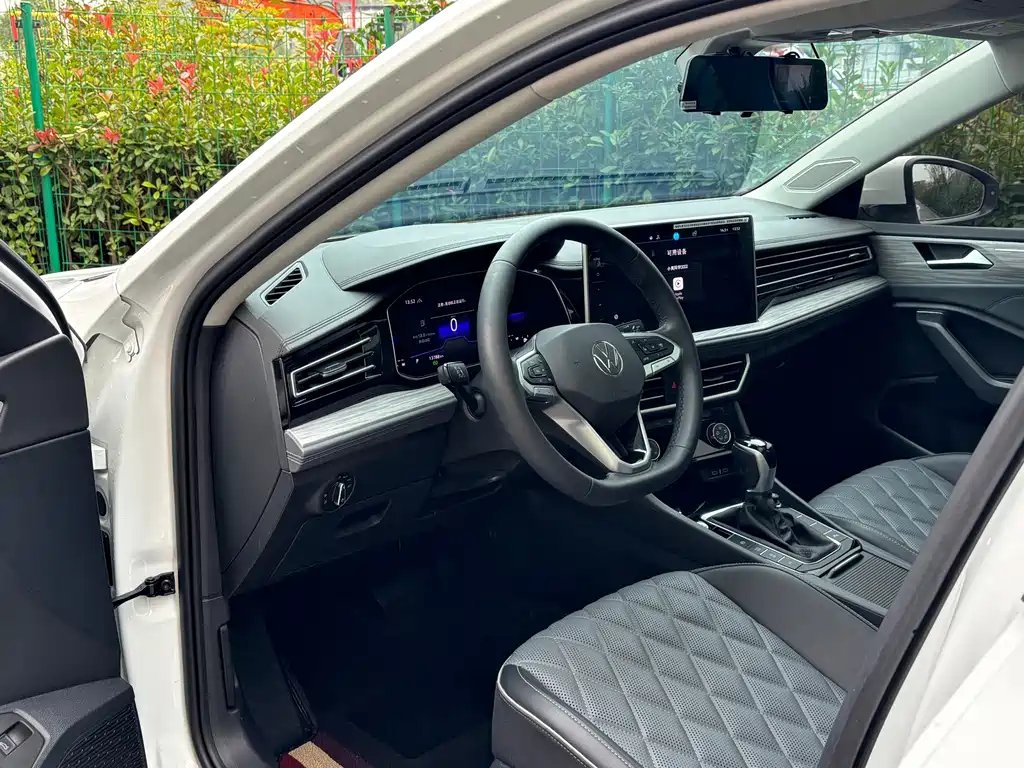 Volkswagen Sagitar — миниатюра 4