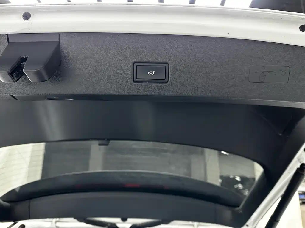 VOLKSWAGEN T ROC EXPLORING SONGS