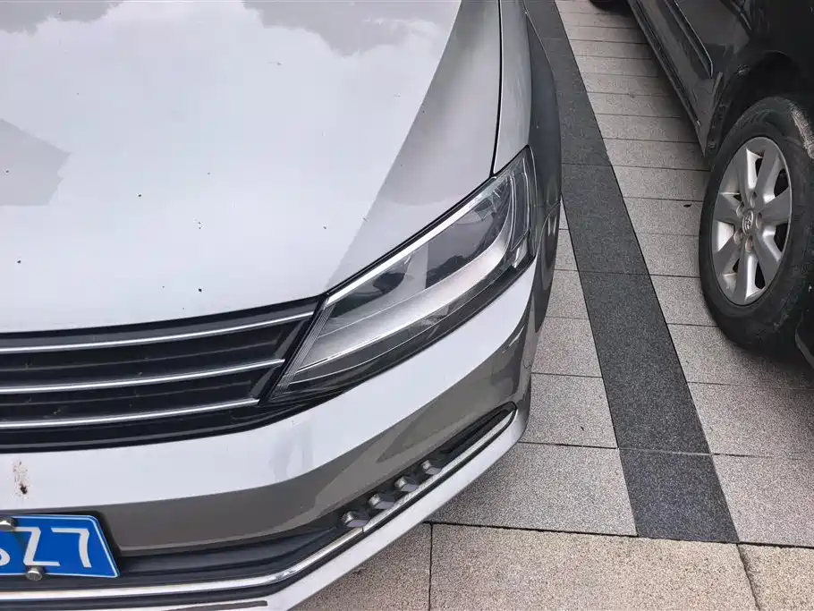 Volkswagen Sagitar 2017 180TSI AT Premium