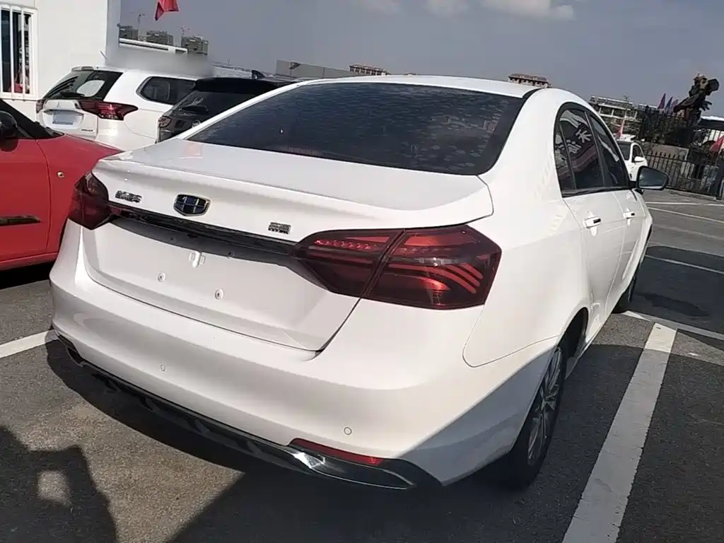 Geely Emgrand — миниатюра 7