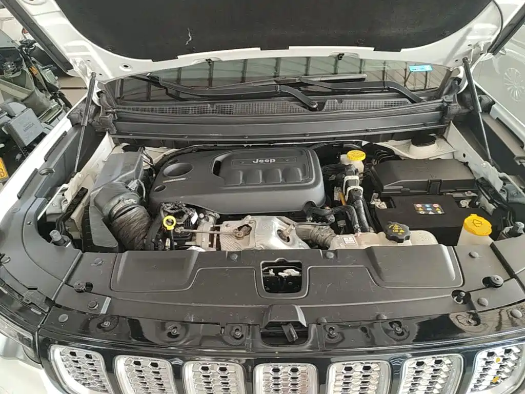 Jeep Grand Commander — миниатюра 20