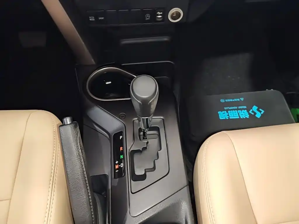 Toyota RAV4 — миниатюра 14