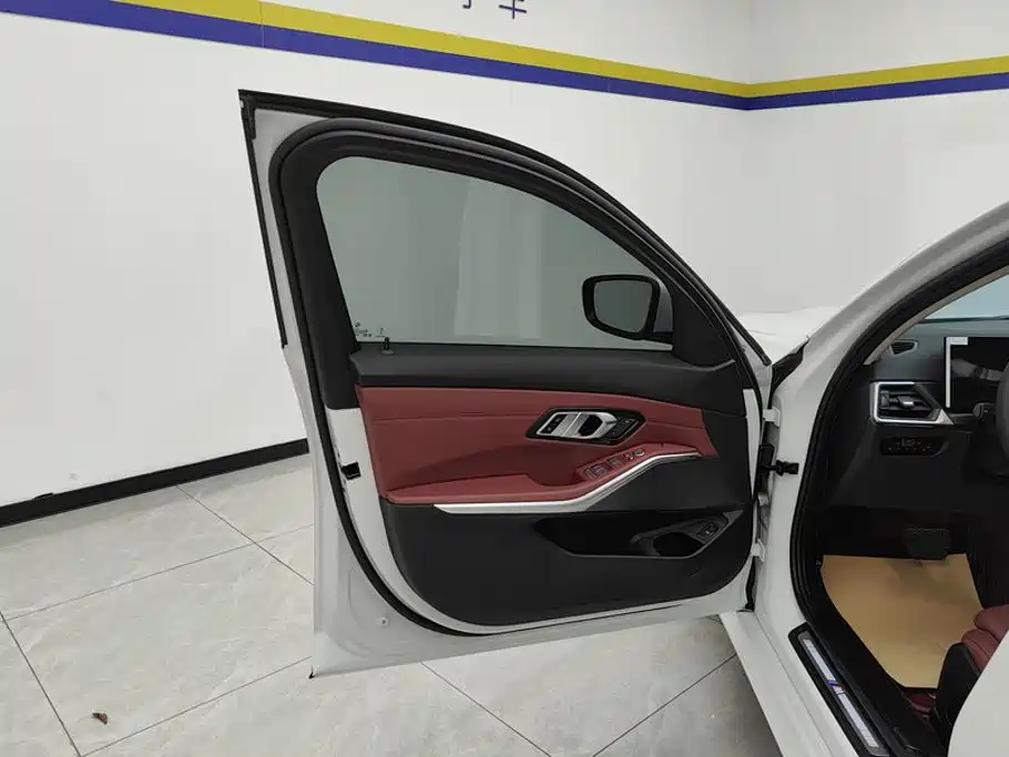 BMW 3 Series — миниатюра 7