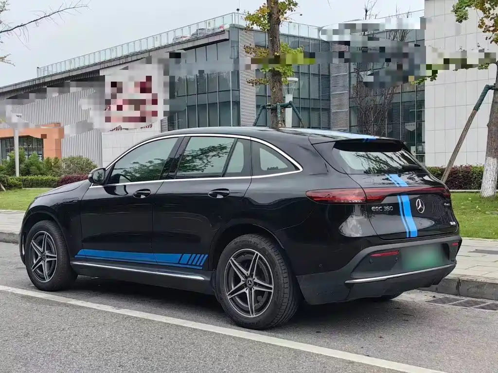 Mercedes-Benz EQC — миниатюра 5