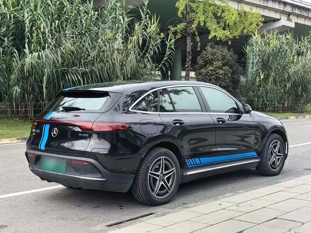 Mercedes-Benz EQC — миниатюра 7