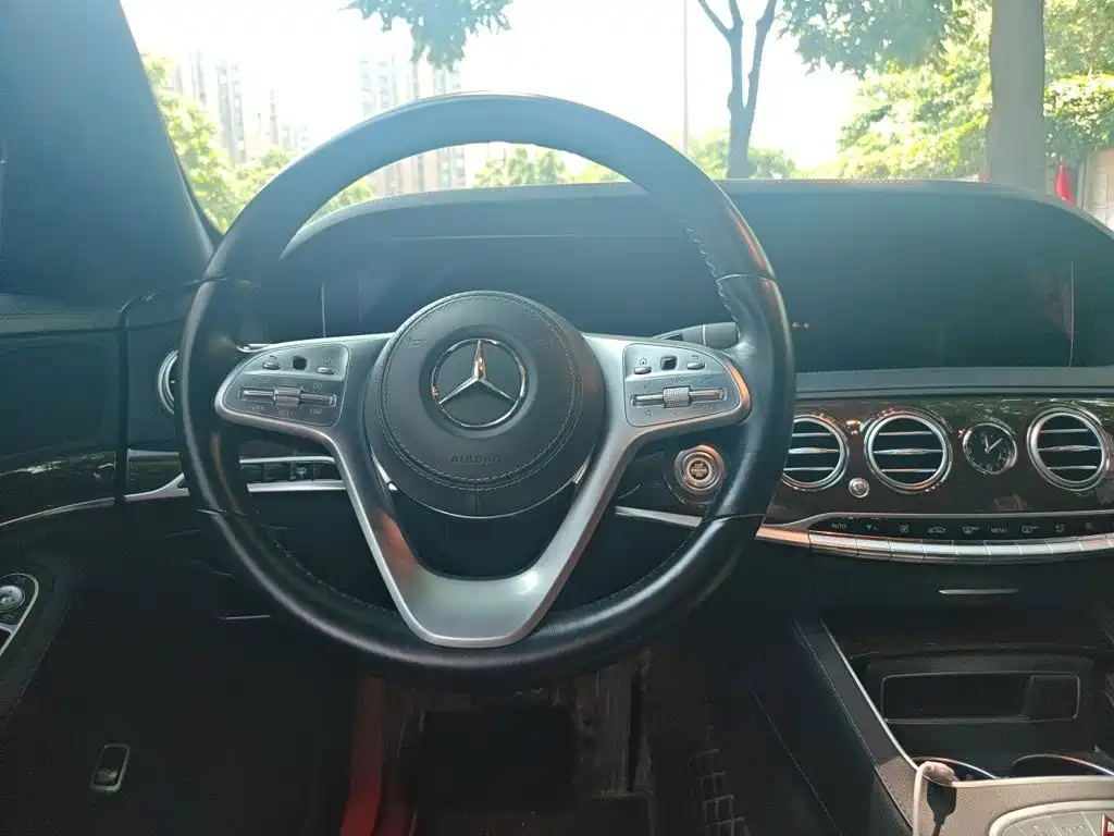 Mercedes-Benz S-Class — миниатюра 11