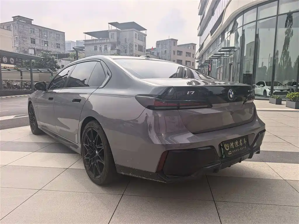BMW i7 — миниатюра 9