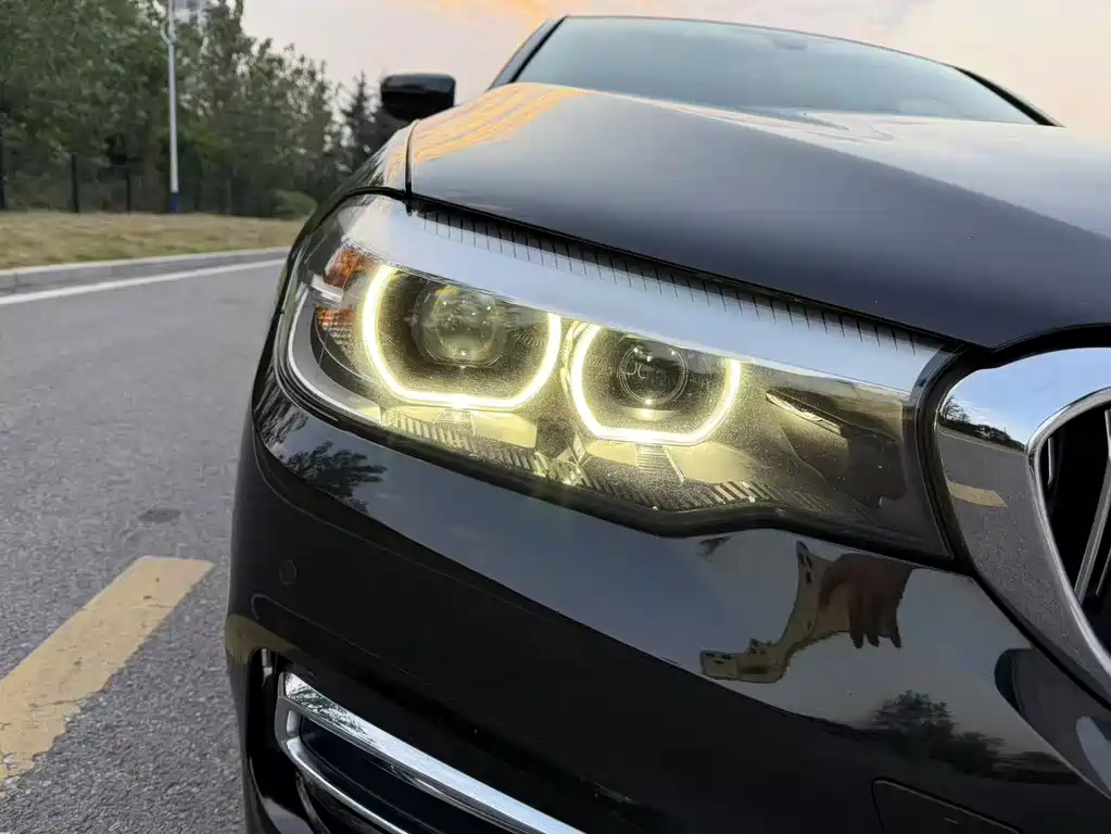 BMW 5 Series — миниатюра 3