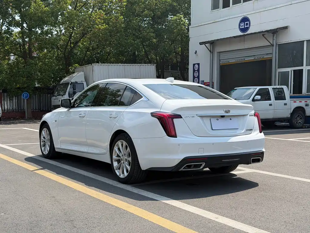 Cadillac CT5 — миниатюра 4