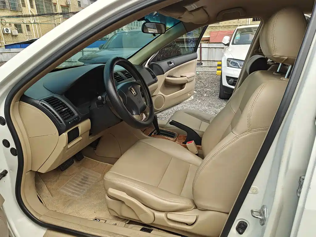 Honda Accord — миниатюра 9