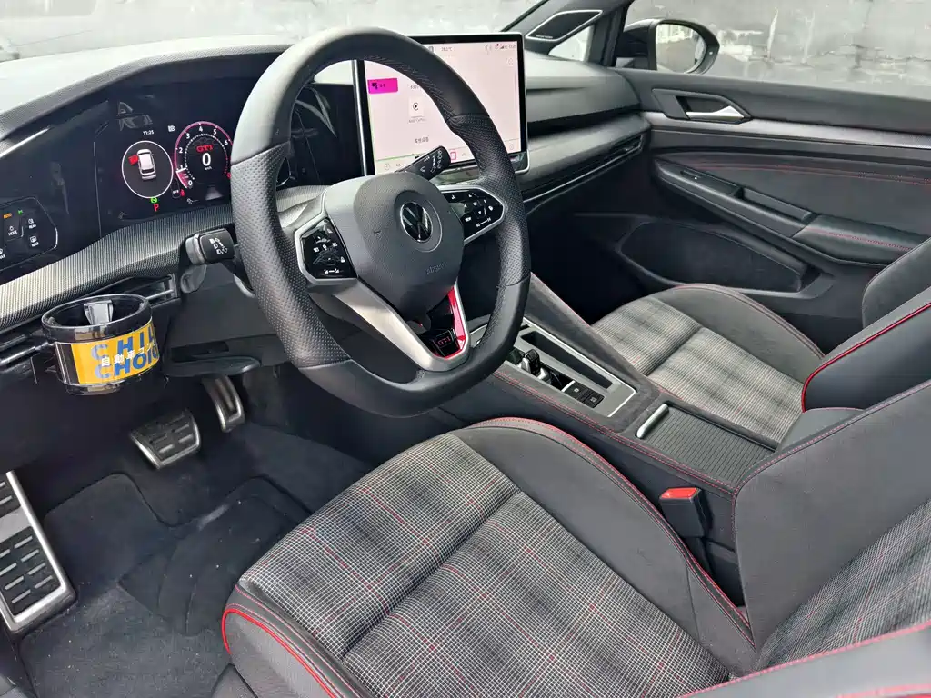 Volkswagen Golf GTI — миниатюра 7
