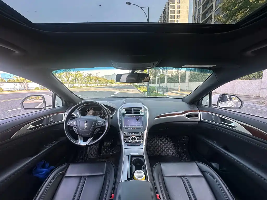 Lincoln MKZ — миниатюра 5