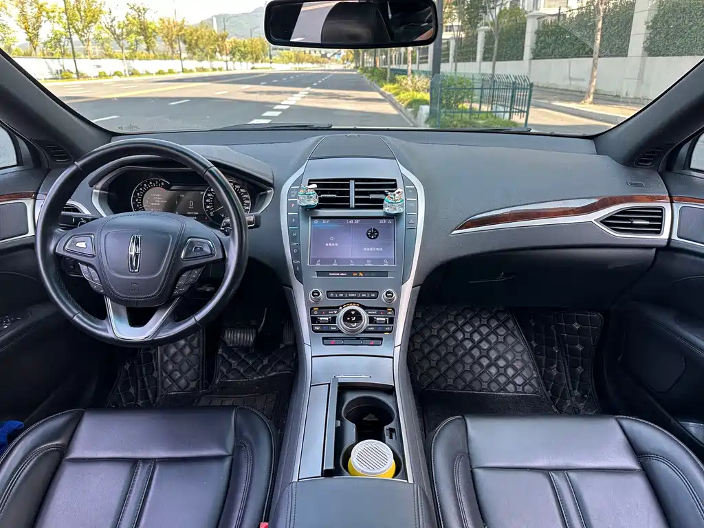 Lincoln MKZ — миниатюра 7