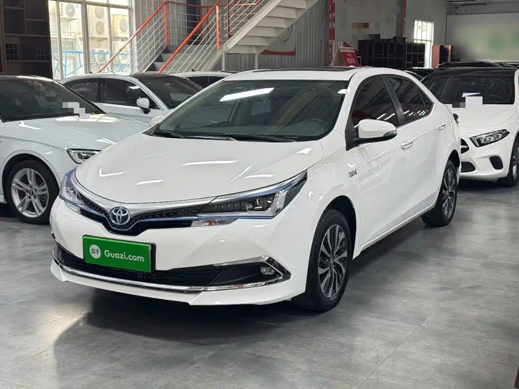 Toyota Corolla Hybrid — миниатюра 2