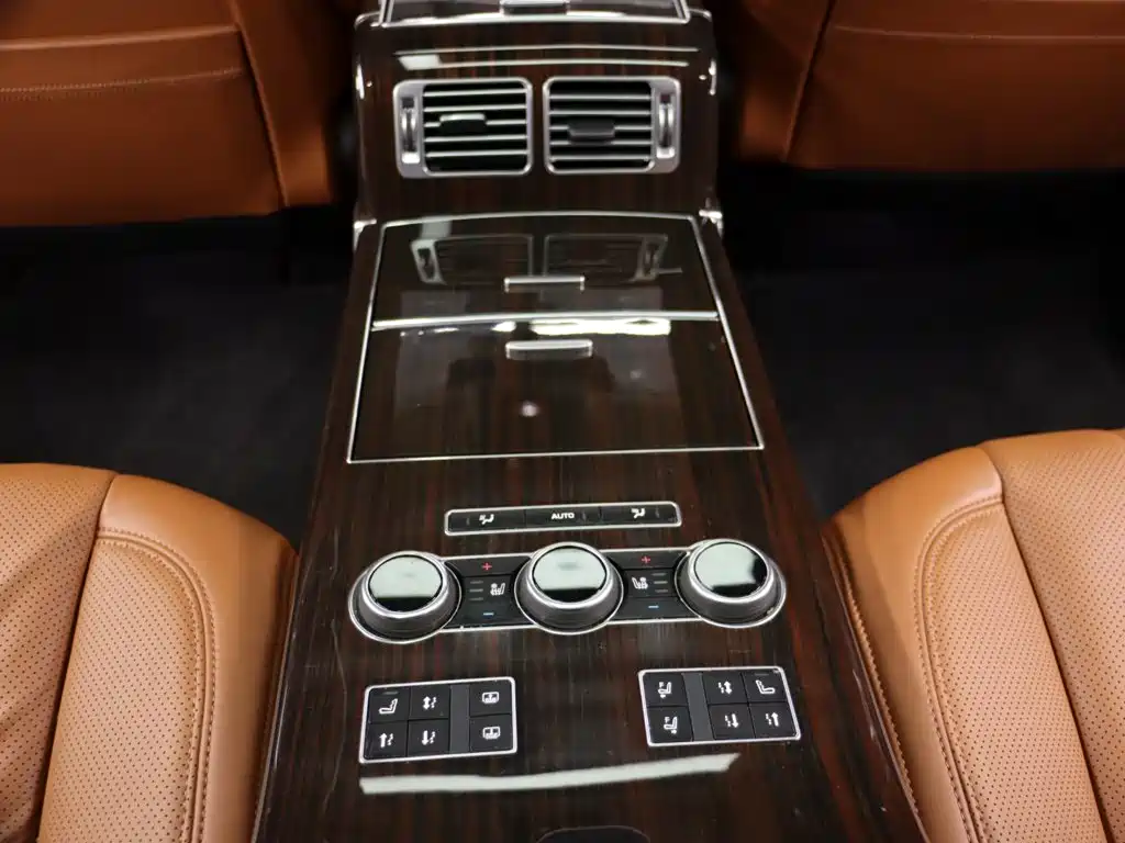 Land Rover Range Rover — миниатюра 22