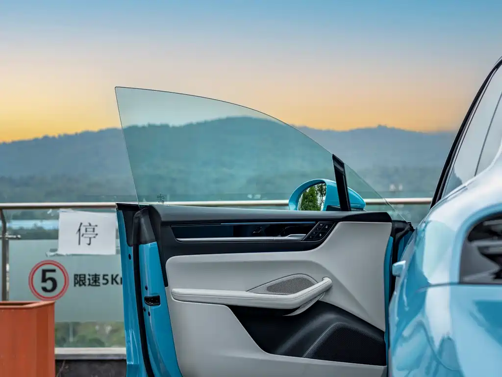 PORSCHE MACAN NEW ENERGY