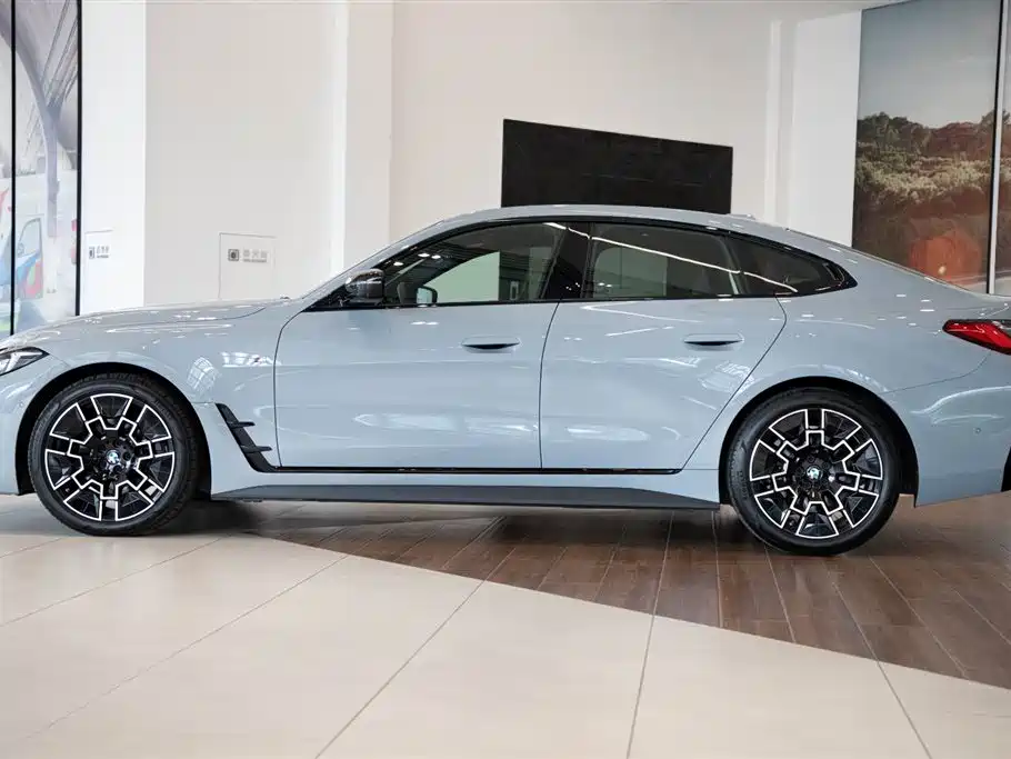 BMW 4 Series — миниатюра 4