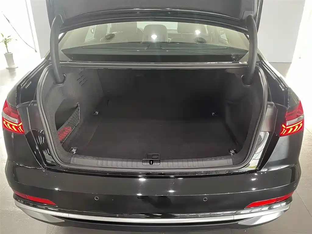 Audi A6L 2025 Черный из Китая, фото 5