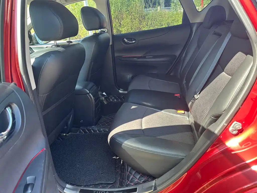 Nissan Tiida — миниатюра 5