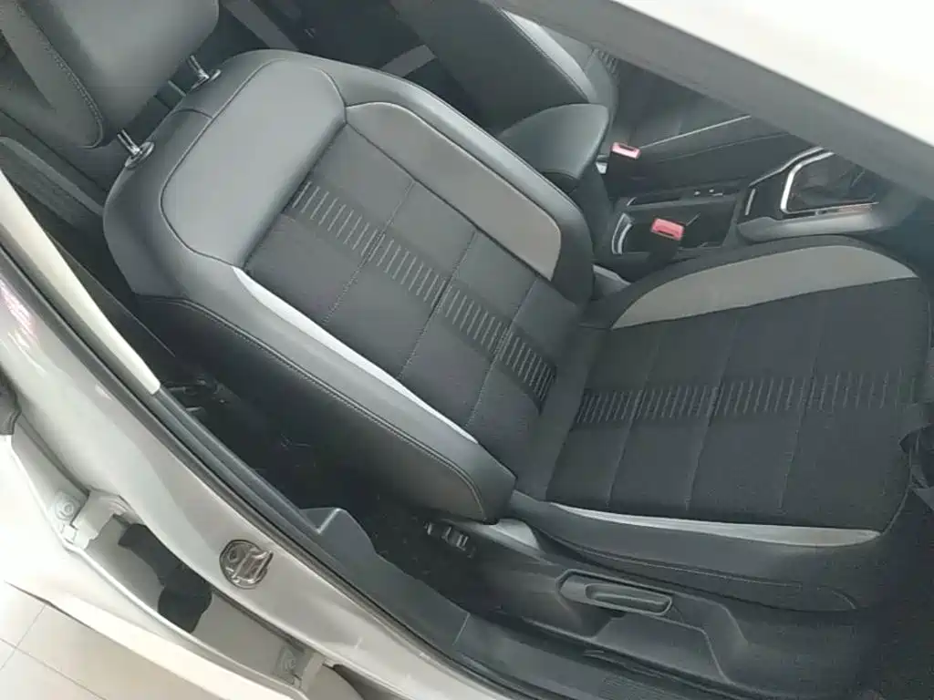 Volkswagen T-Roc — миниатюра 25