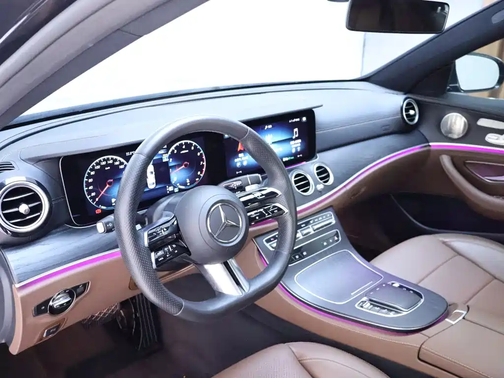 Mercedes-Benz E-Class — миниатюра 11