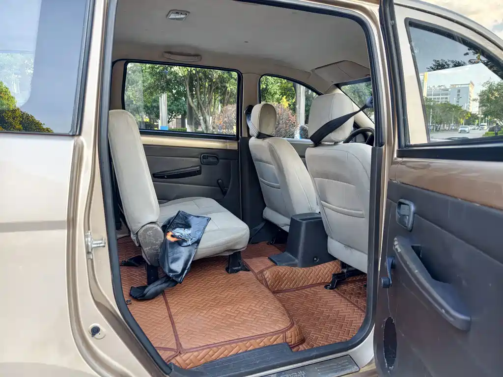 Wuling Hongguang — миниатюра 8