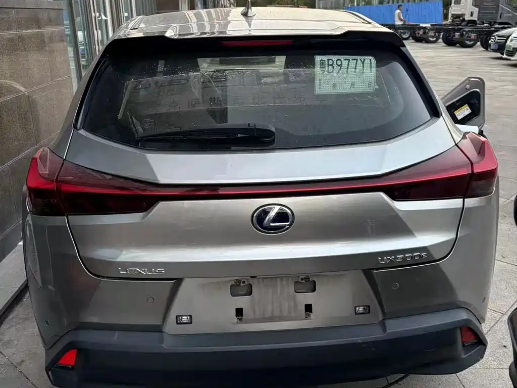 Lexus UX New Energy — миниатюра 5