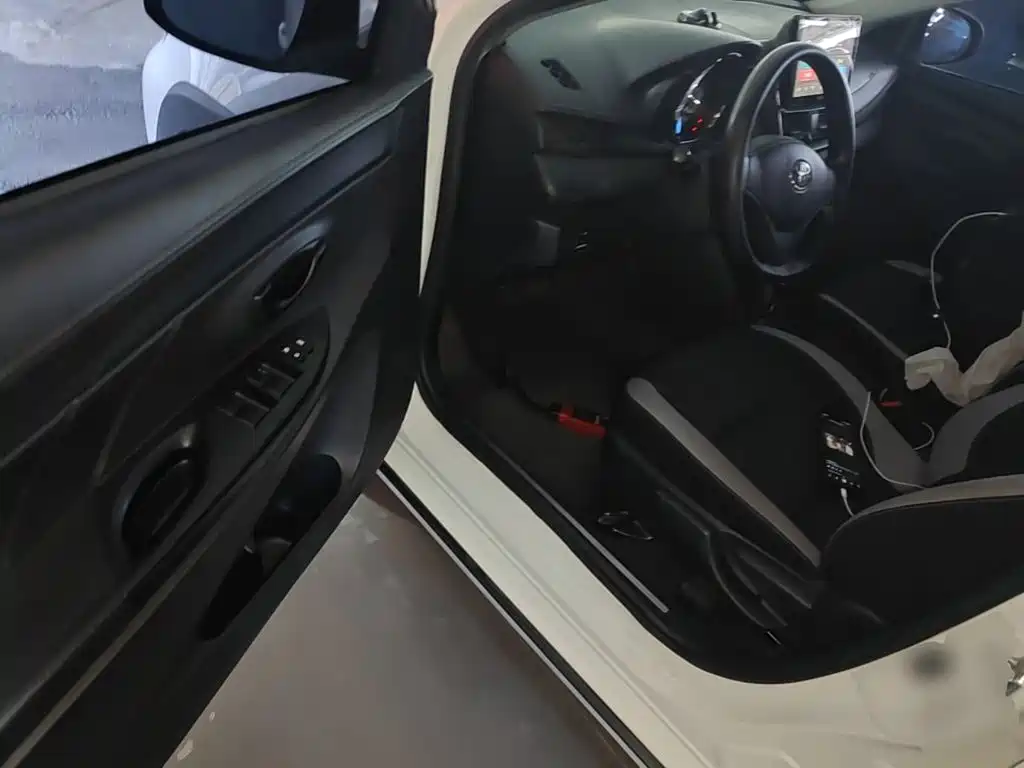 Toyota Yaris L — миниатюра 16
