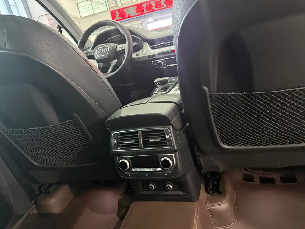 Audi Q7 — миниатюра 10