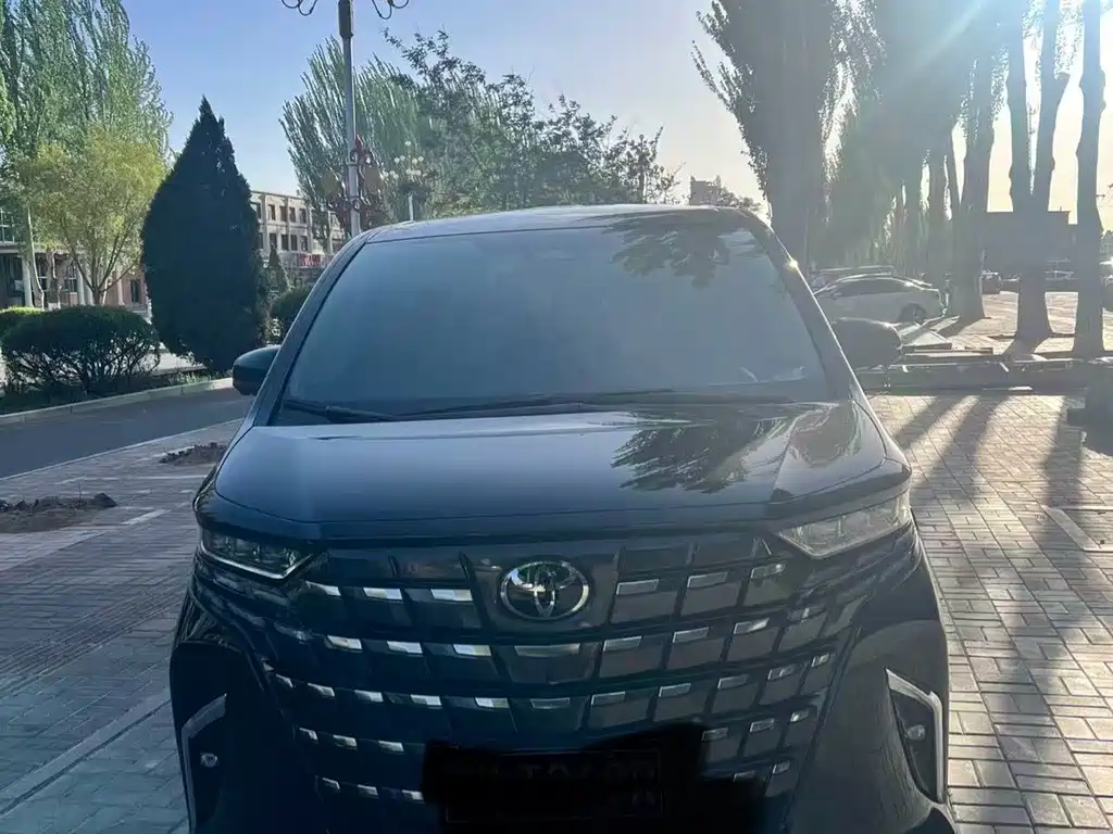 Toyota Alphard 2024