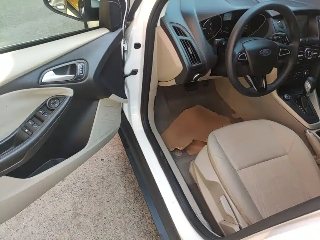 Ford Focus — миниатюра 16