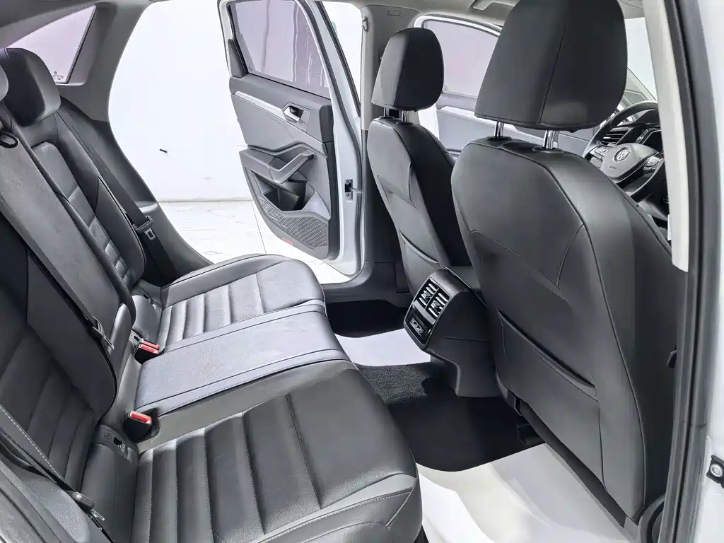 Volkswagen Sagitar — миниатюра 7