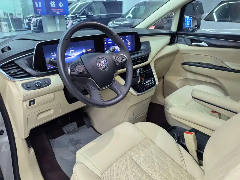 Buick GL8 — миниатюра 8