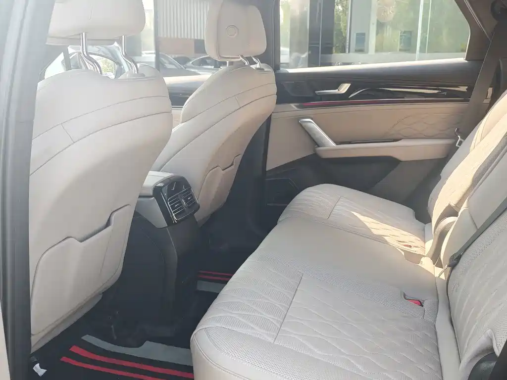 BYD Tang New Energy — миниатюра 7