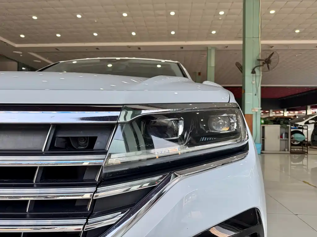 Volkswagen Touareg — миниатюра 4