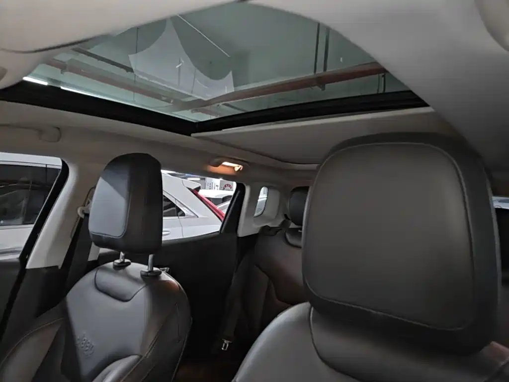 Jeep Compass — миниатюра 18