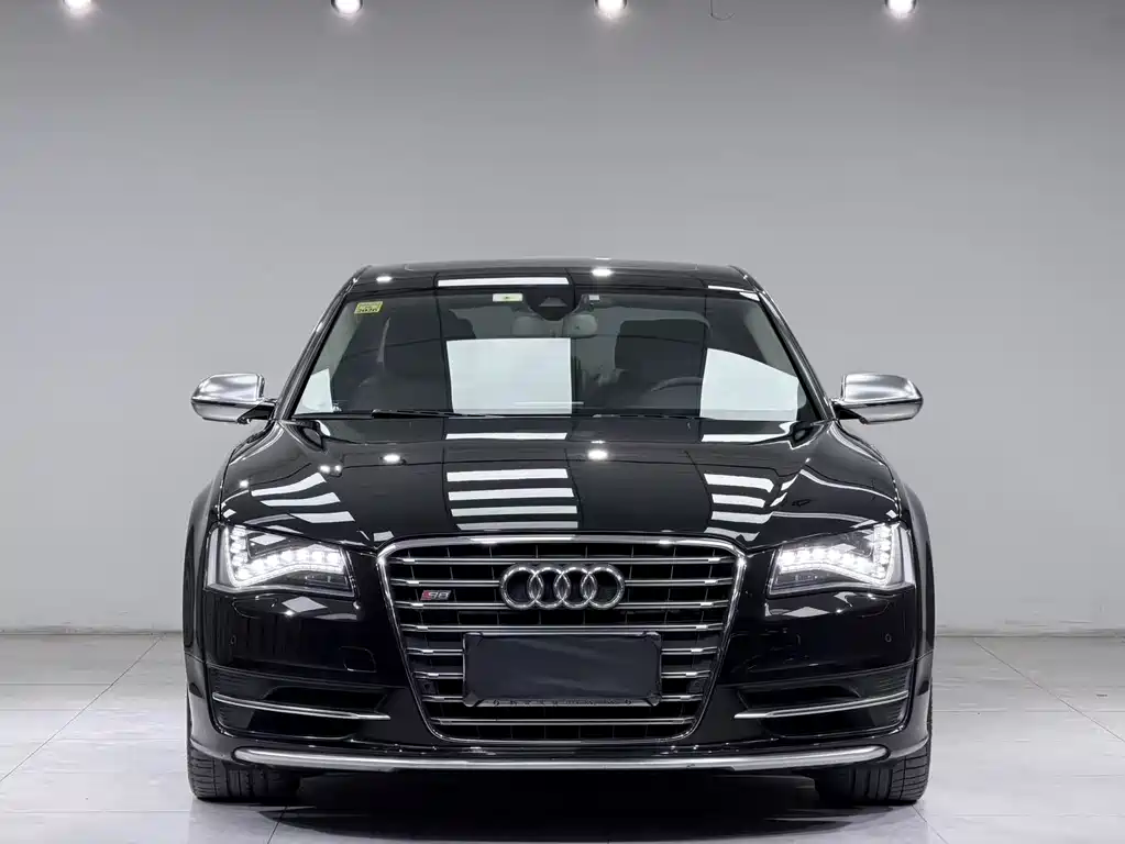 Купить Audi S8