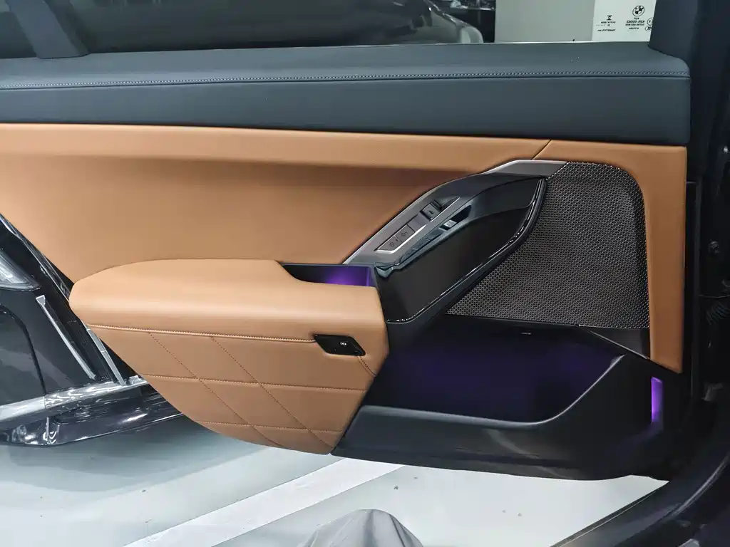 BMW 7 Series — миниатюра 17