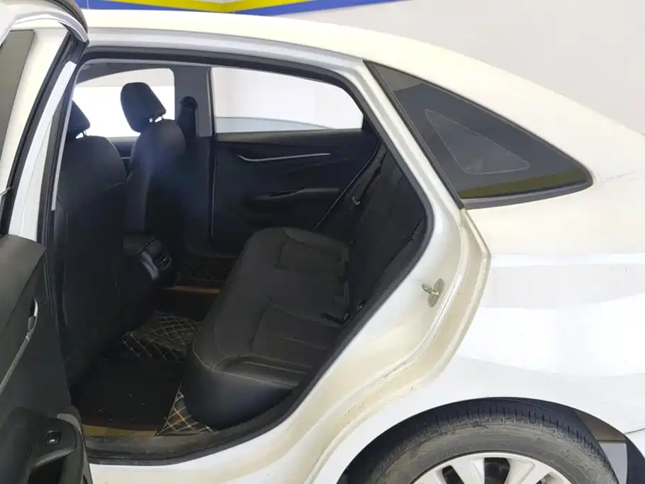 Buick Excelle — миниатюра 11