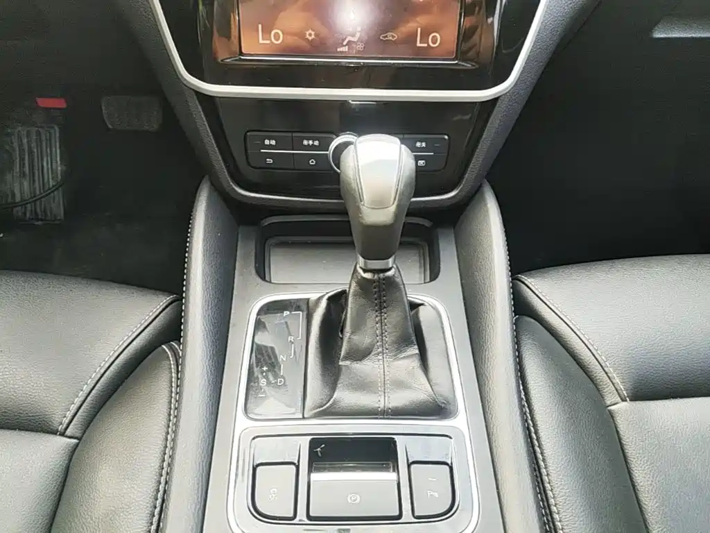 BYD MAX — миниатюра 14