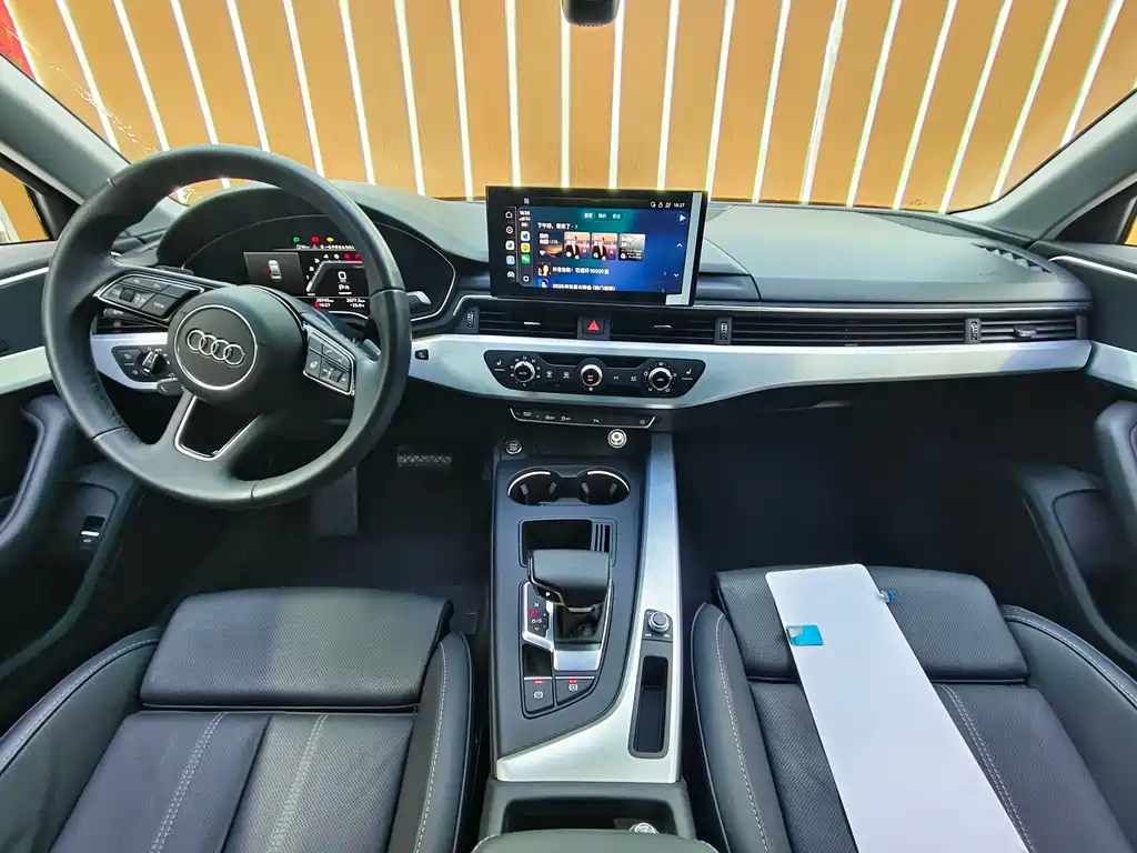 Audi A4L 2023 40 TFSI Fashion