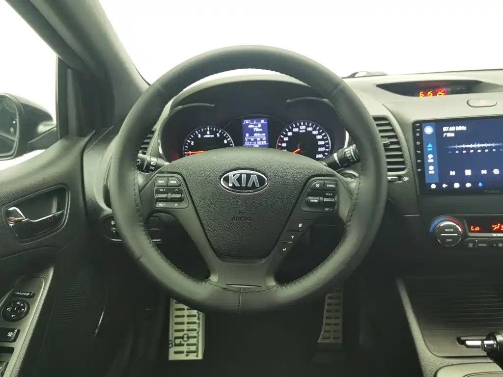 Kia Shuma — миниатюра 11