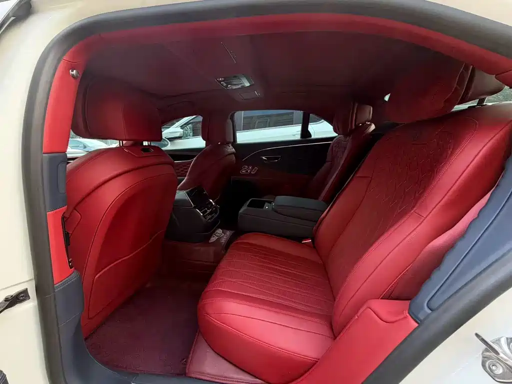 Bentley Flying Spur PHEV — миниатюра 7