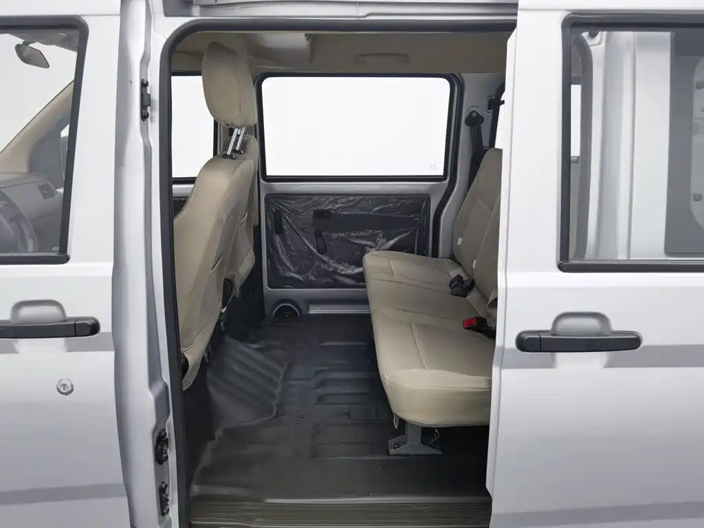 Wuling Rongguang S — миниатюра 15