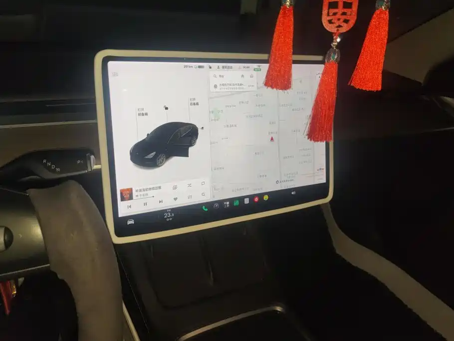 Tesla Model 3 — миниатюра 13