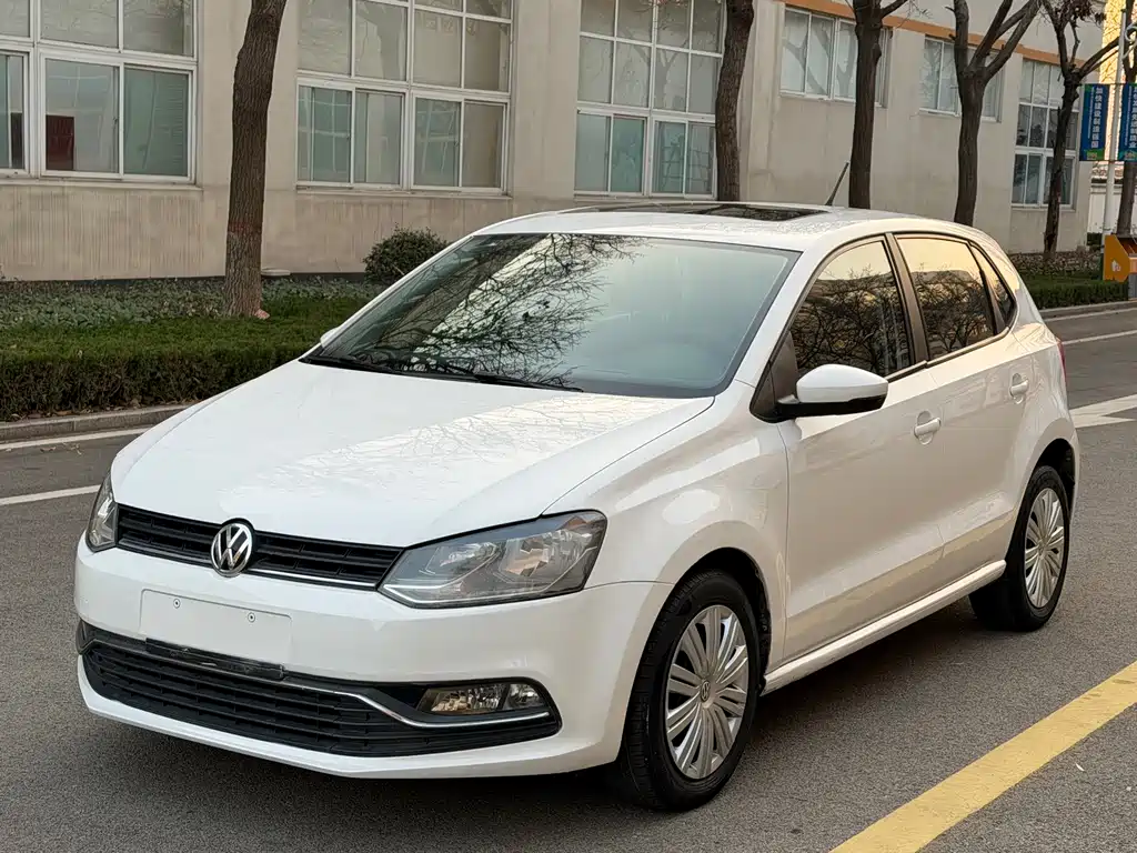 VOLKSWAGEN POLO
