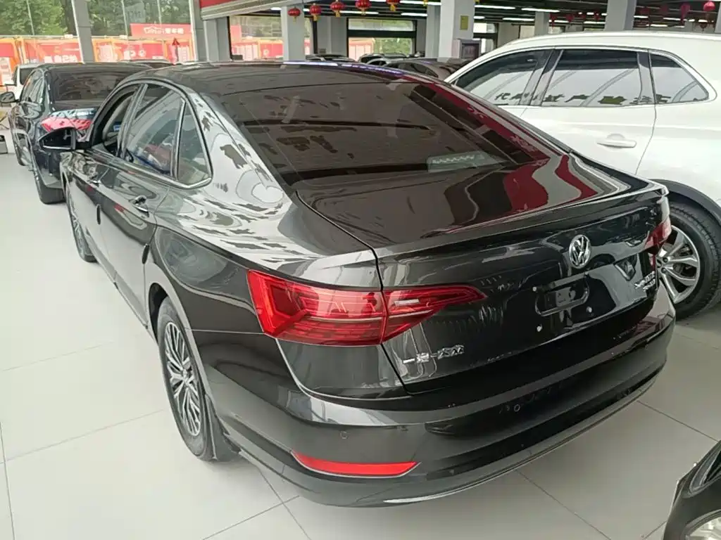 Volkswagen Sagitar — миниатюра 5